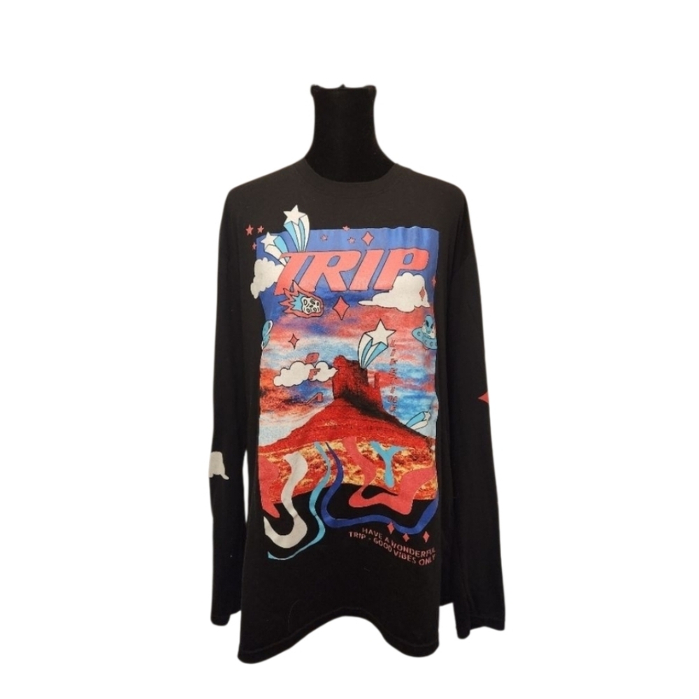 Black Graphic 'TRIP' Crewneck Shirt